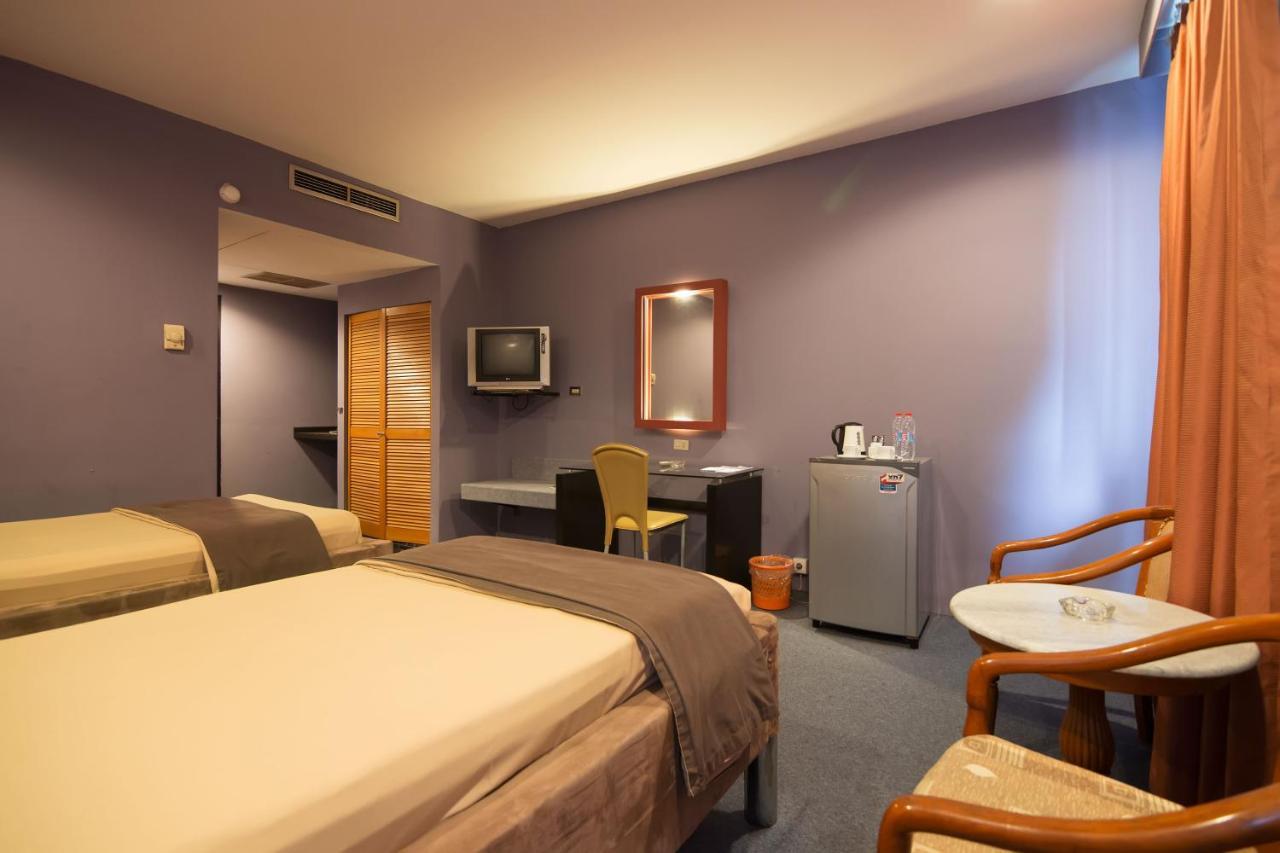 Hotel Peninsula Mangga Besar Giacarta Esterno foto