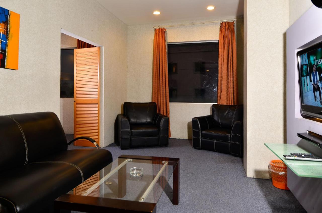 Hotel Peninsula Mangga Besar Giacarta Esterno foto