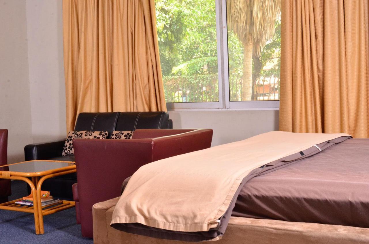 Hotel Peninsula Mangga Besar Giacarta Esterno foto